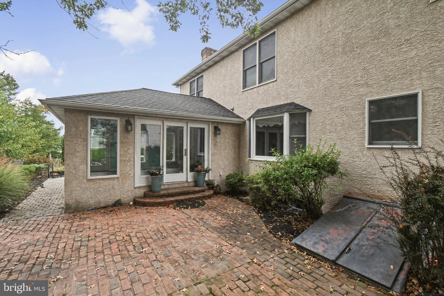 1645 Potter Dr # Property Photo 65