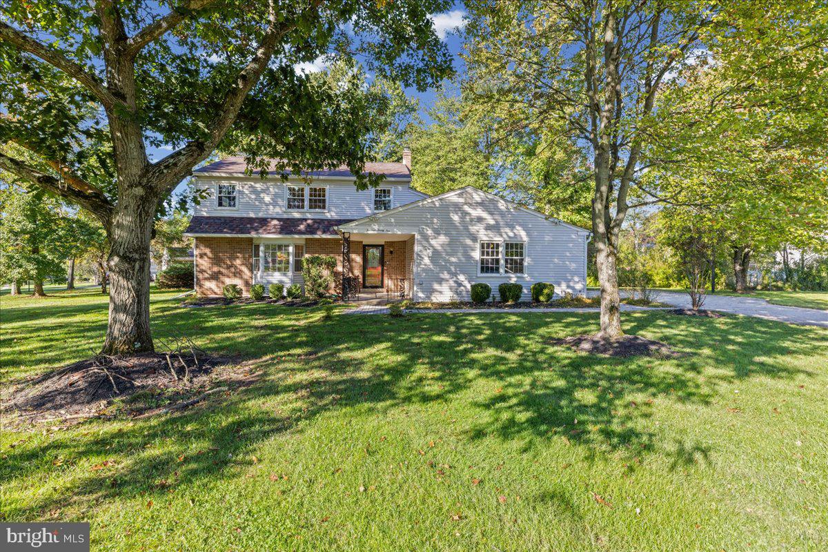 1421 Whitwood Dr Property Photo 2
