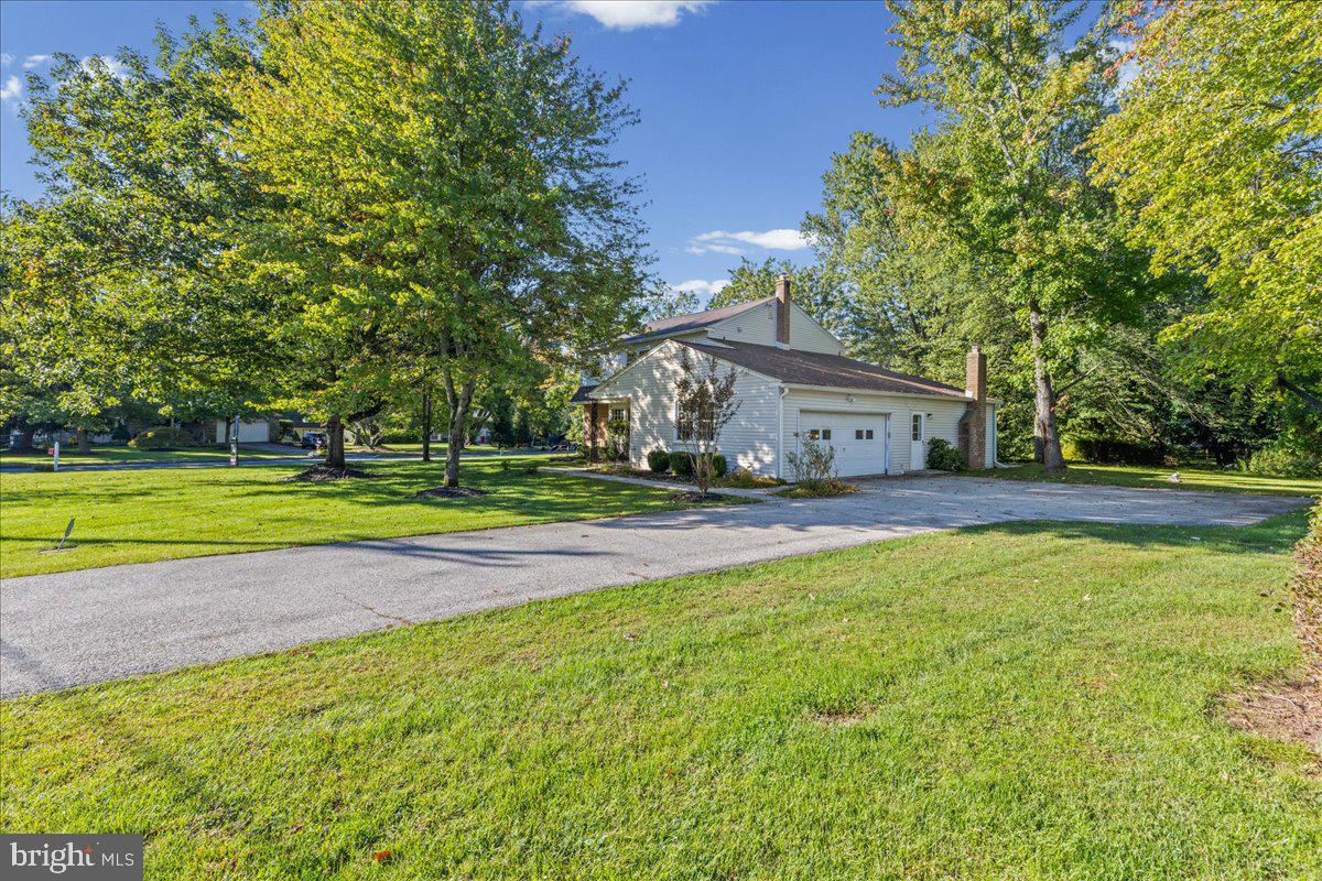 1421 Whitwood Dr Property Photo 3
