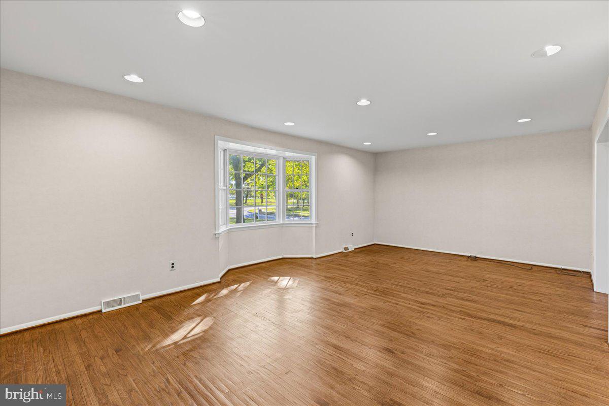 1421 Whitwood Dr Property Photo 8