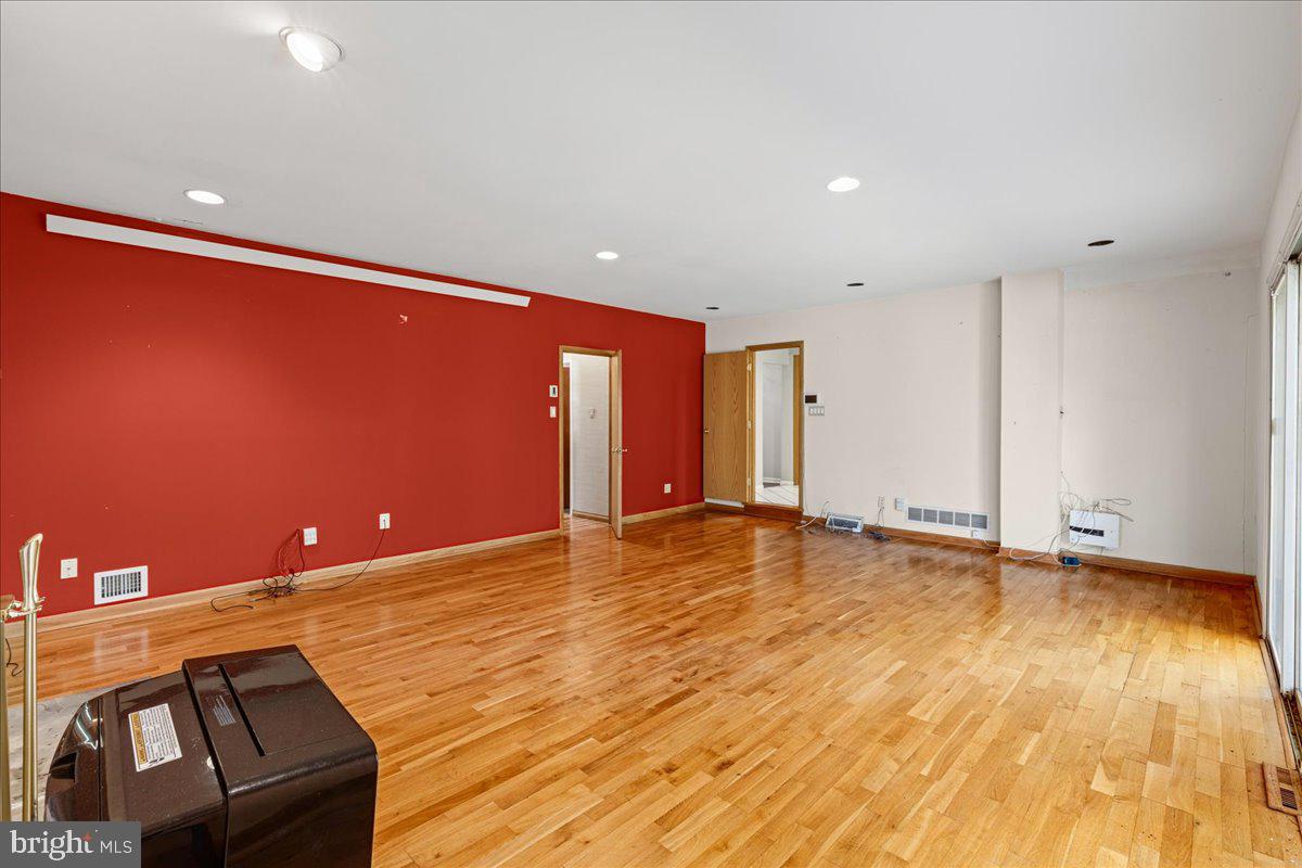1421 Whitwood Dr Property Photo 20