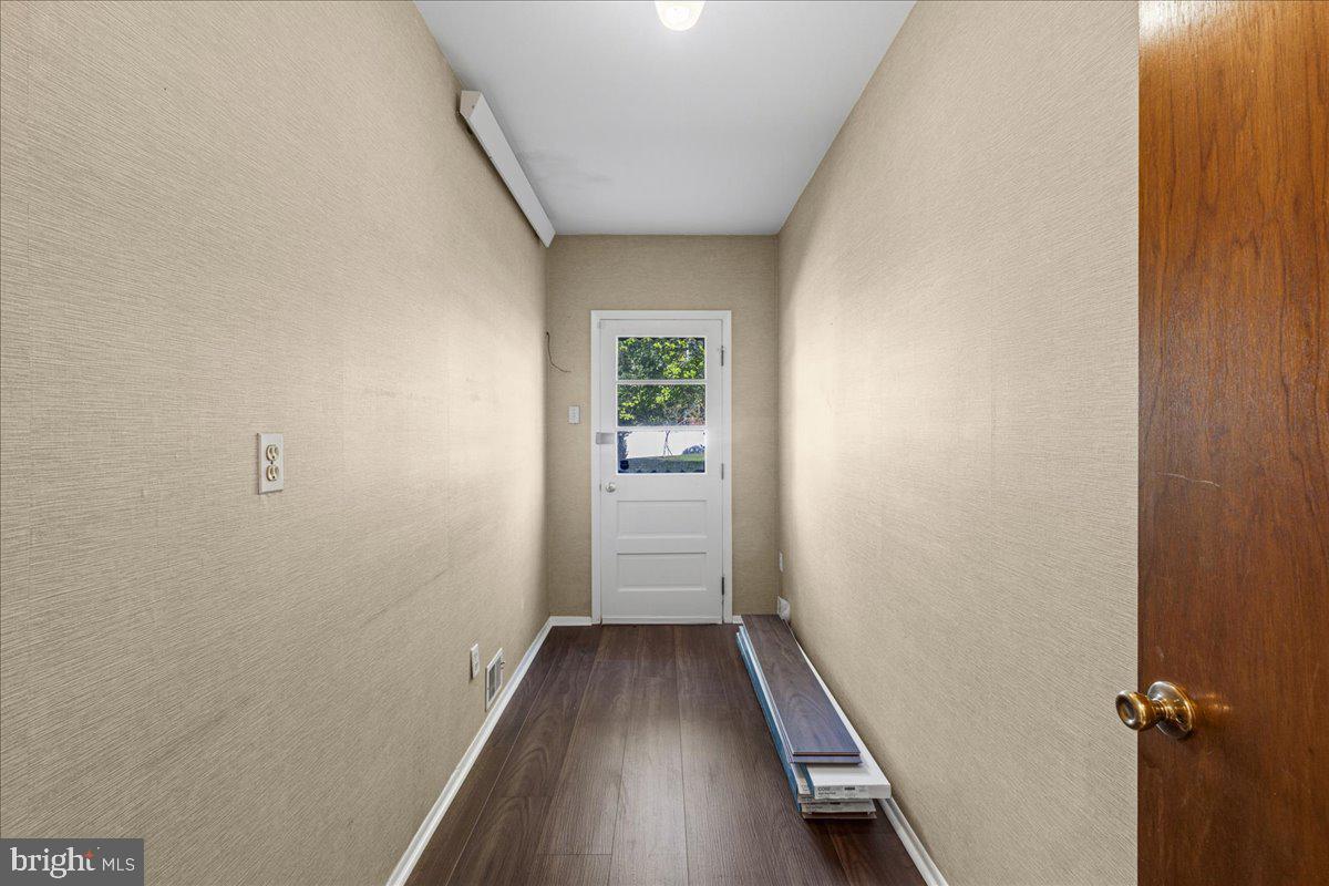 1421 Whitwood Dr Property Photo 23