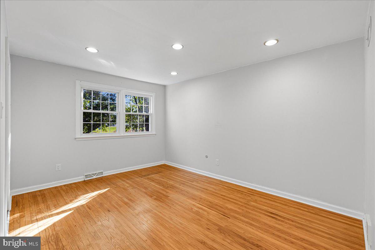 1421 Whitwood Dr Property Photo 25