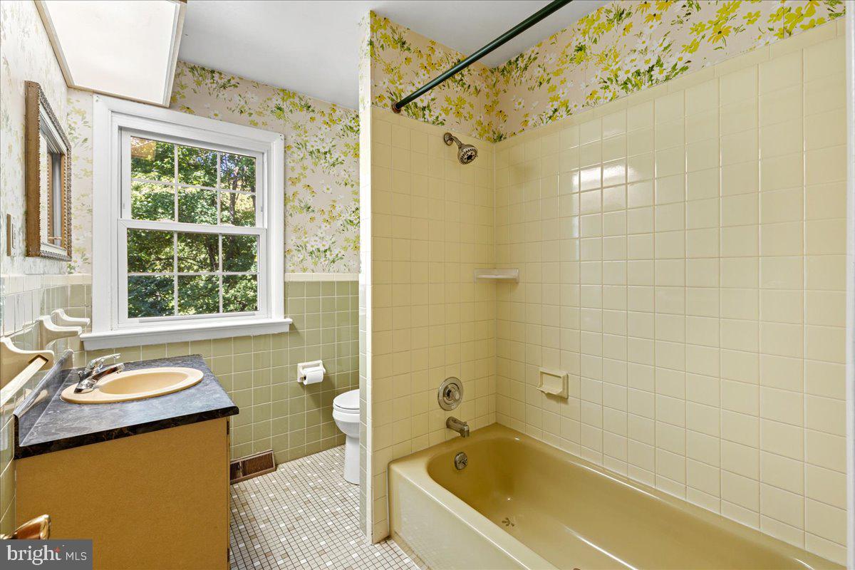 1421 Whitwood Dr Property Photo 39
