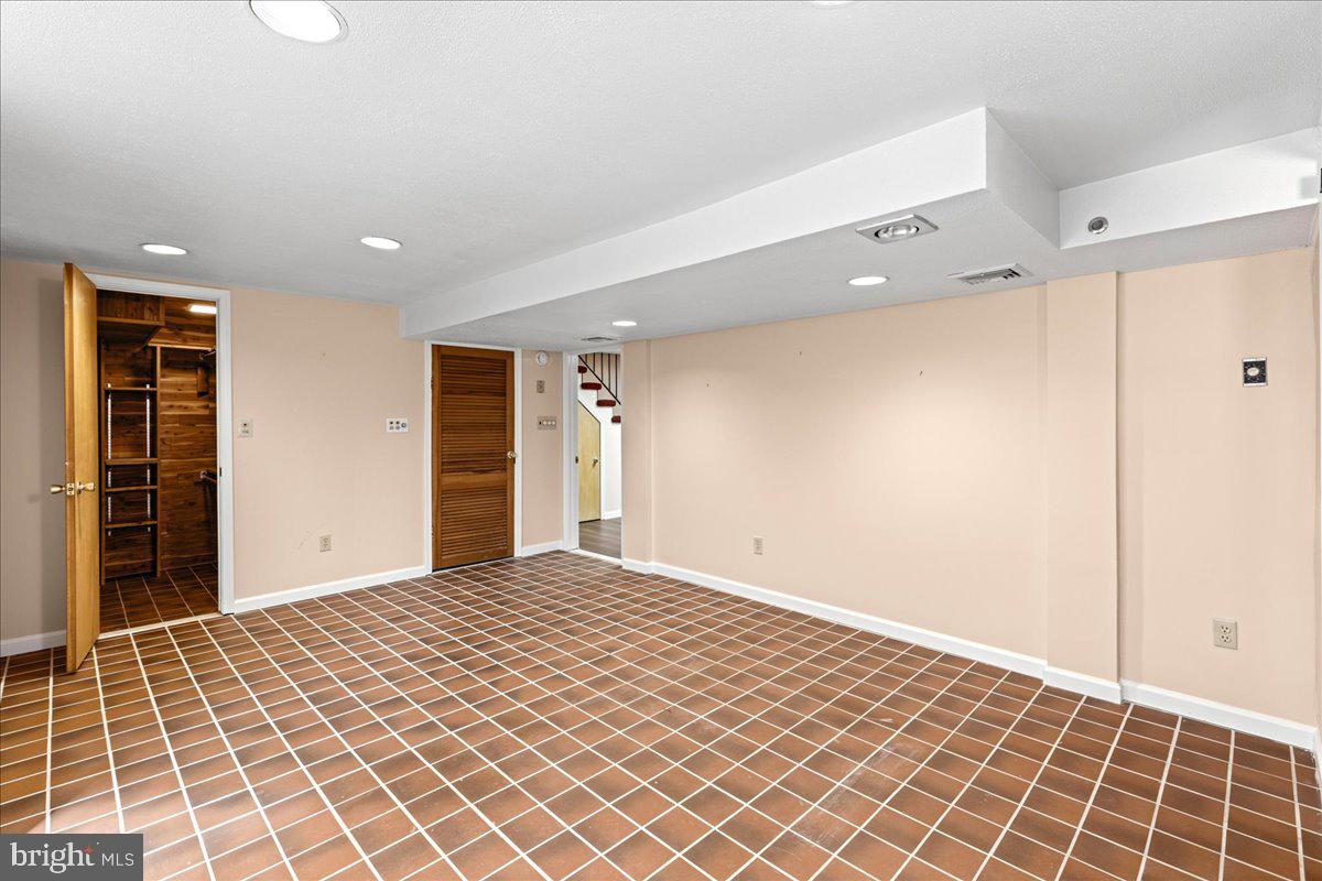 1421 Whitwood Dr Property Photo 45