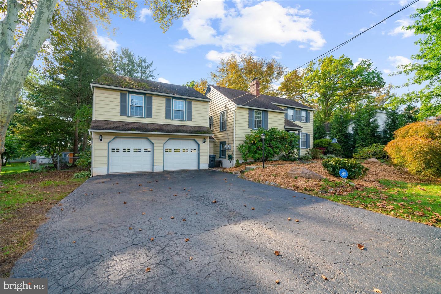526 Green St # Property Photo 2