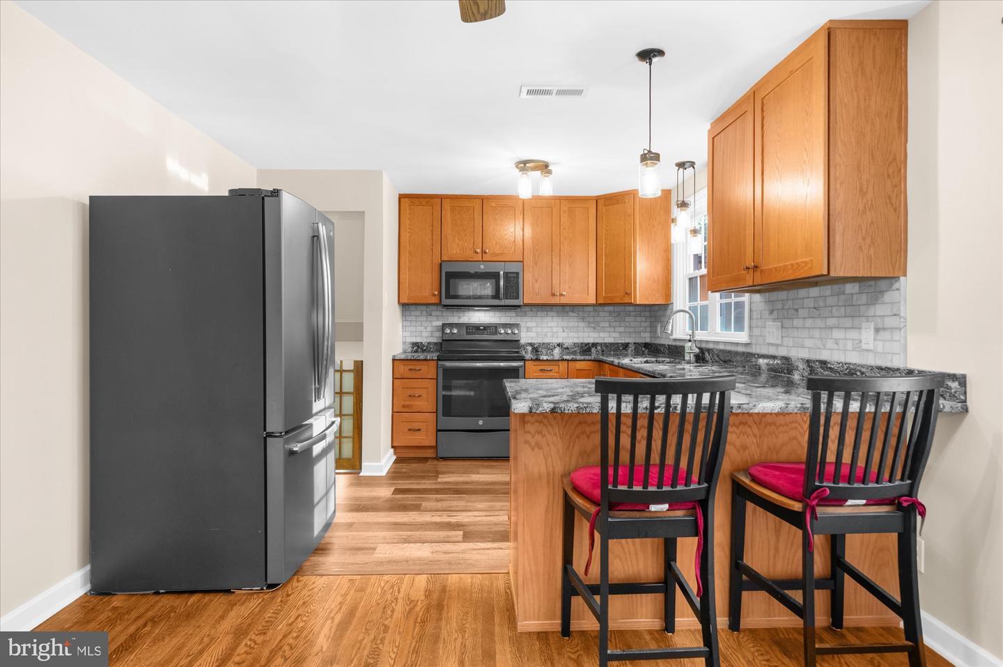 526 Green St # Property Photo 9