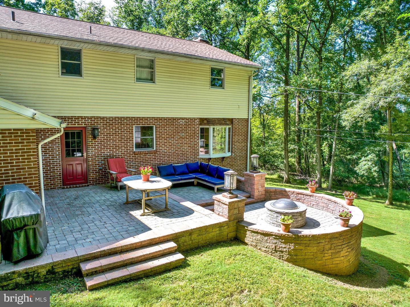 2010 Gross Rd Property Photo 6