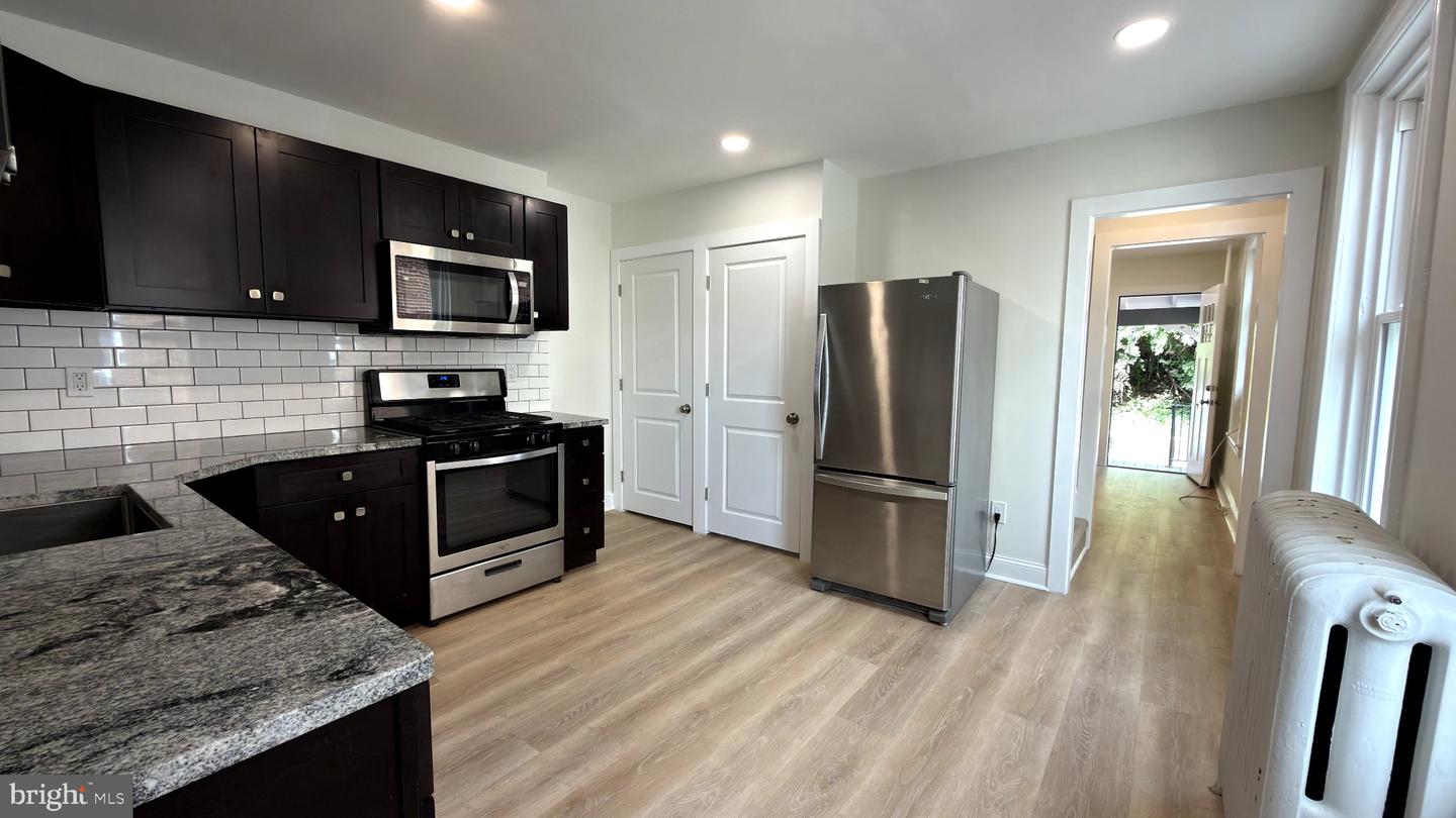 9 Franklin St # Property Photo 4