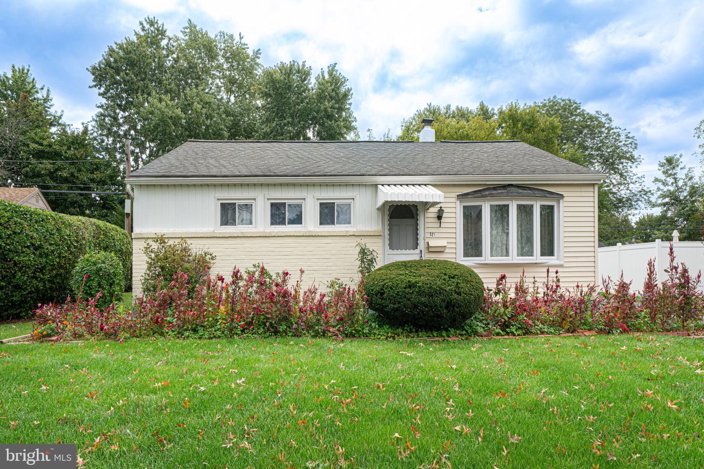 521 Winding Rd Property Photo 1