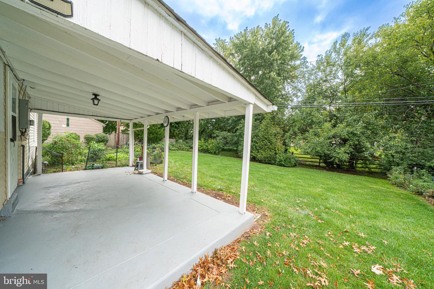 521 Winding Rd Property Photo 7