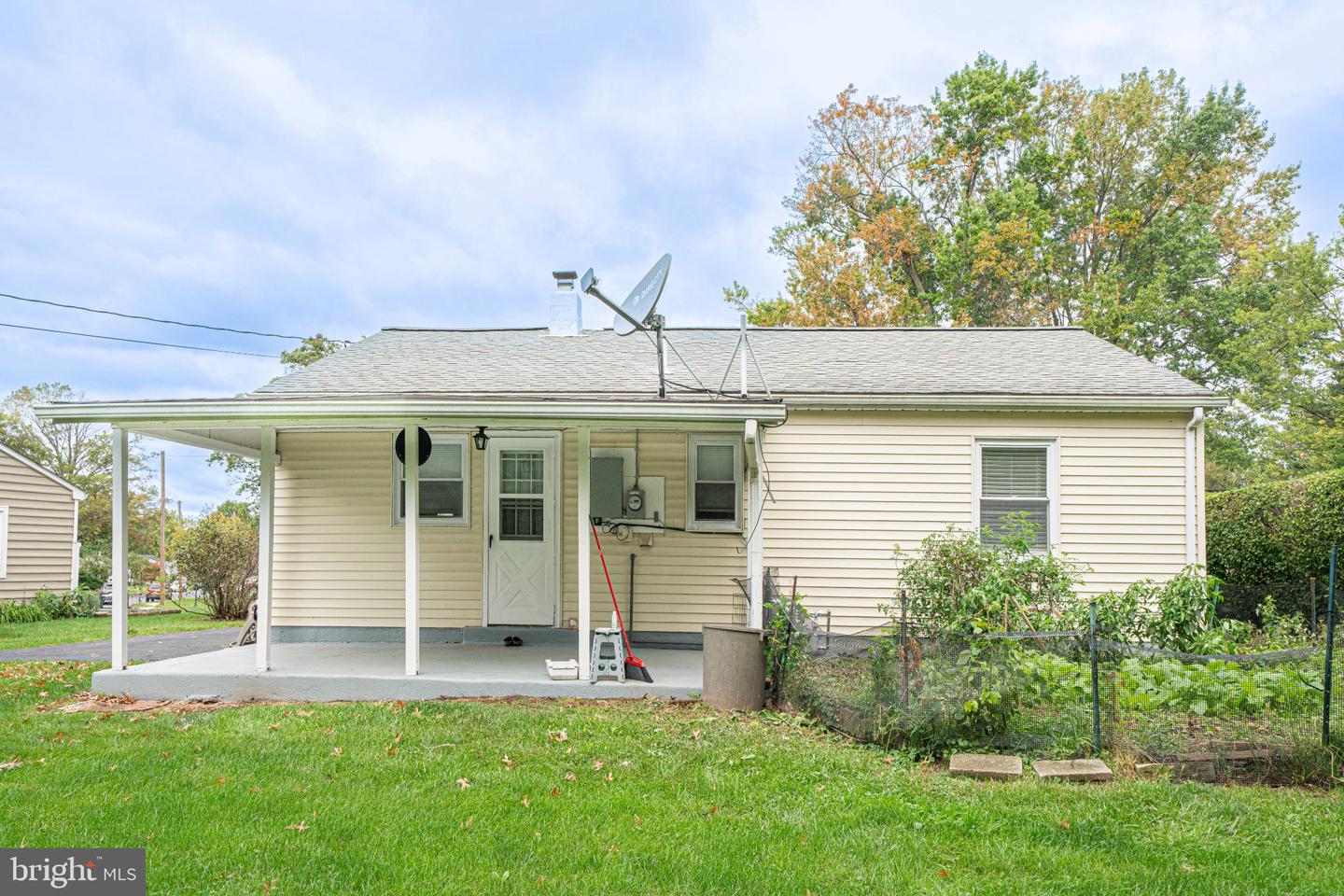 521 Winding Rd Property Photo 8