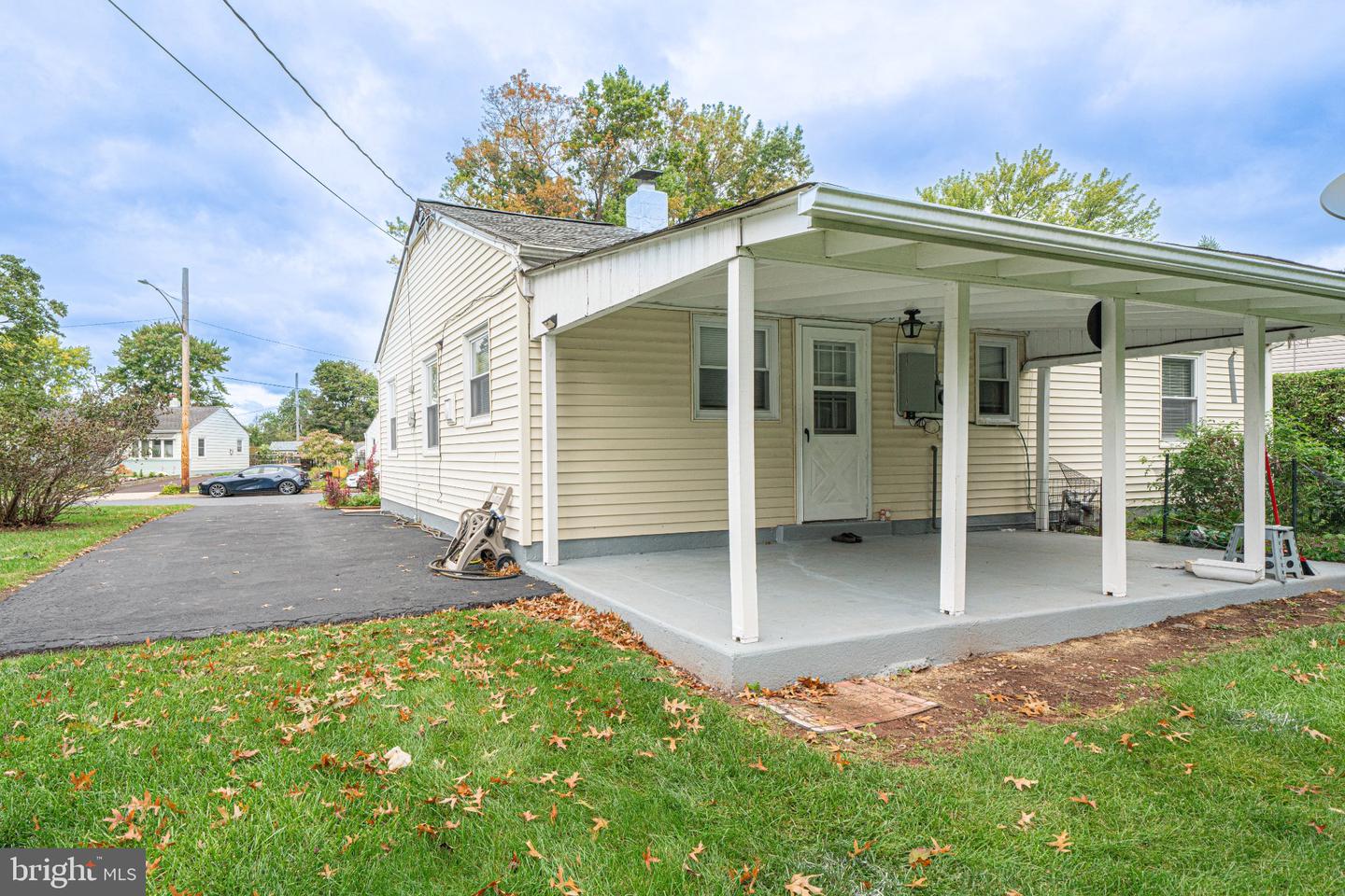 521 Winding Rd Property Photo 13