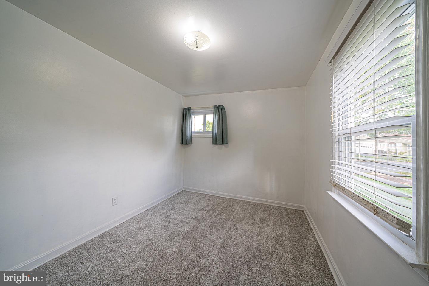 521 Winding Rd Property Photo 36