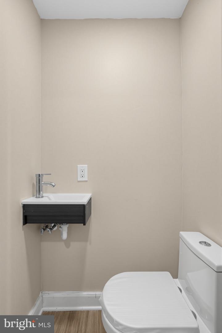 21 Hancock Ave Property Photo 7