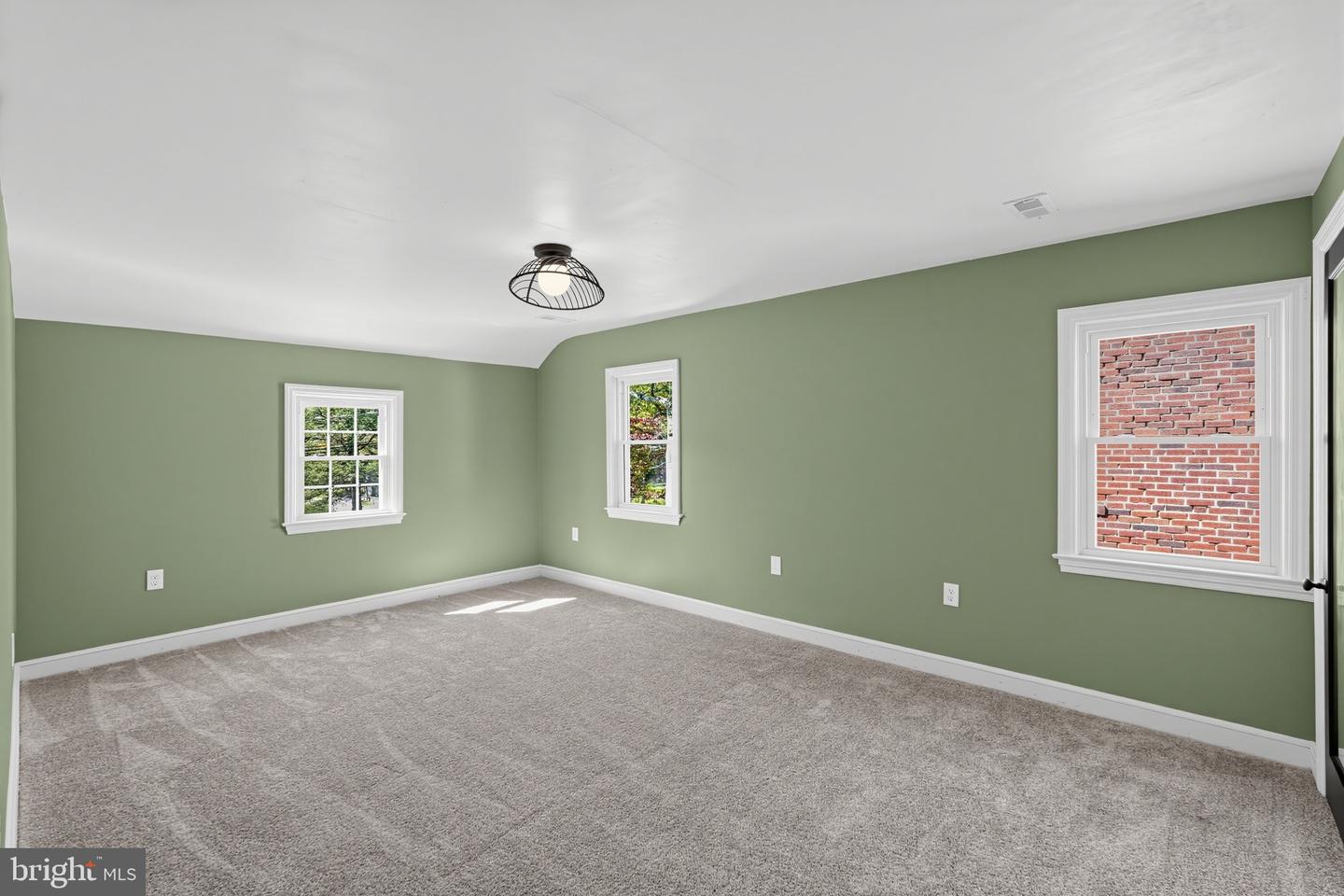 21 Hancock Ave Property Photo 13