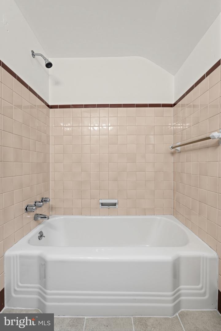 21 Hancock Ave Property Photo 14