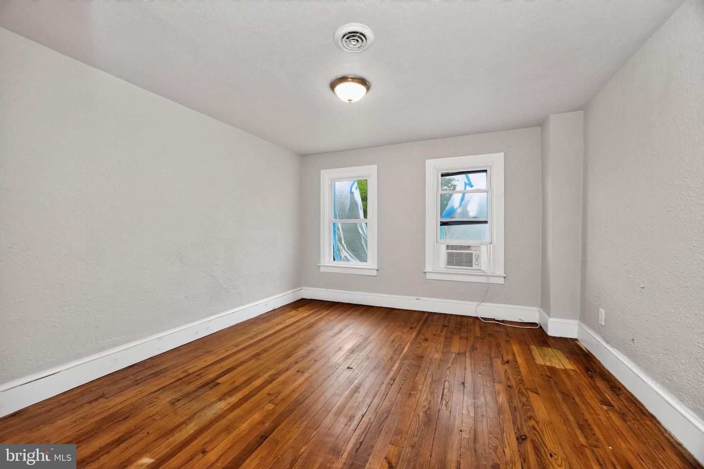 564 Walnut St Property Photo 20