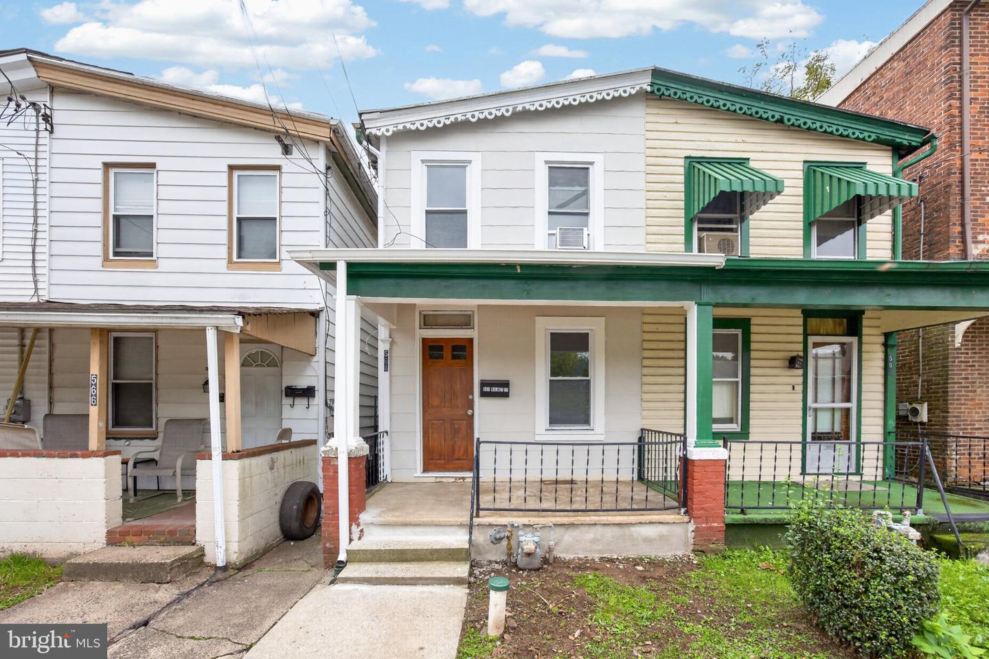 564 Walnut St Property Photo 24