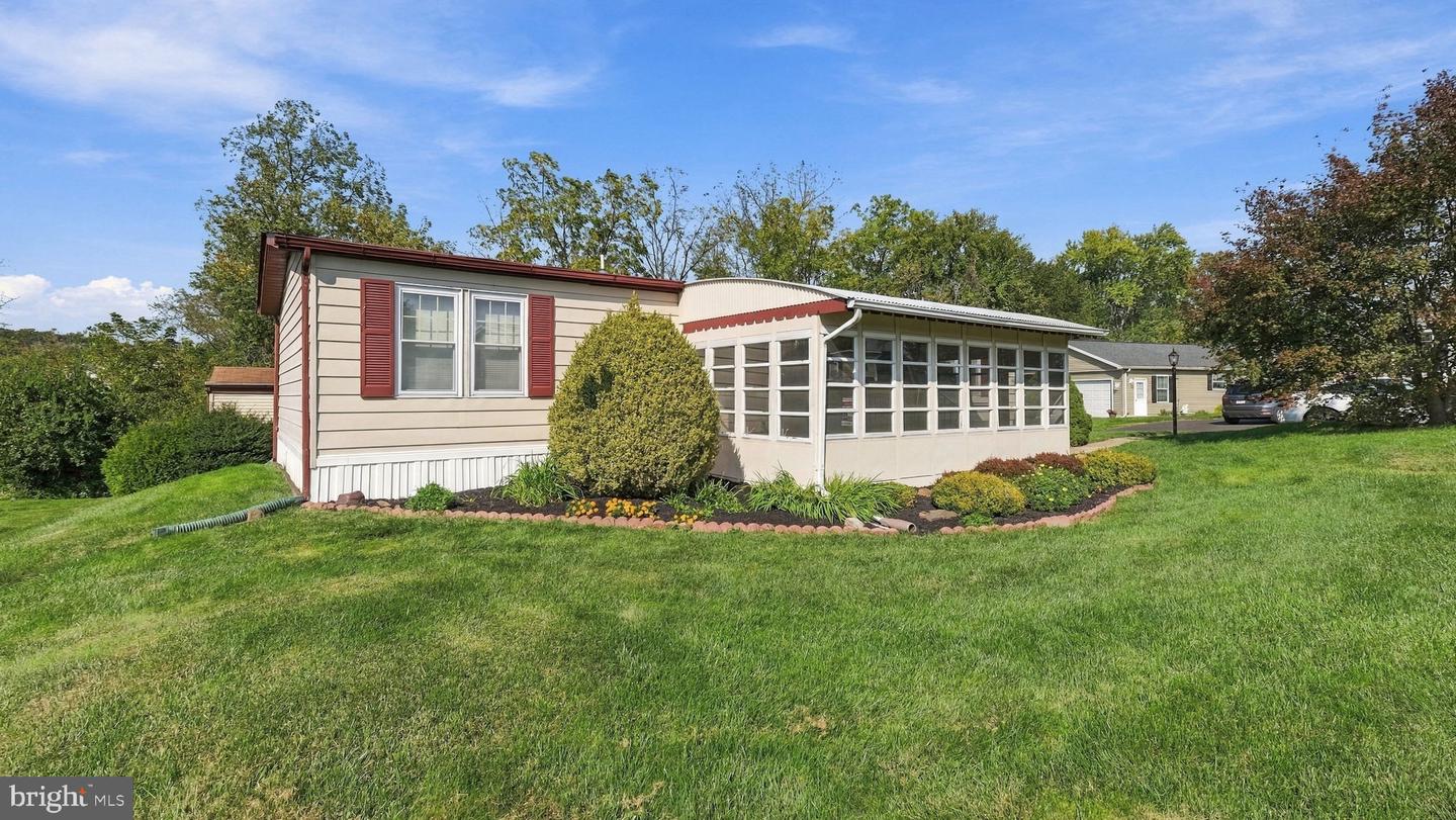 142 Wedgewood Cv # Property Photo 1