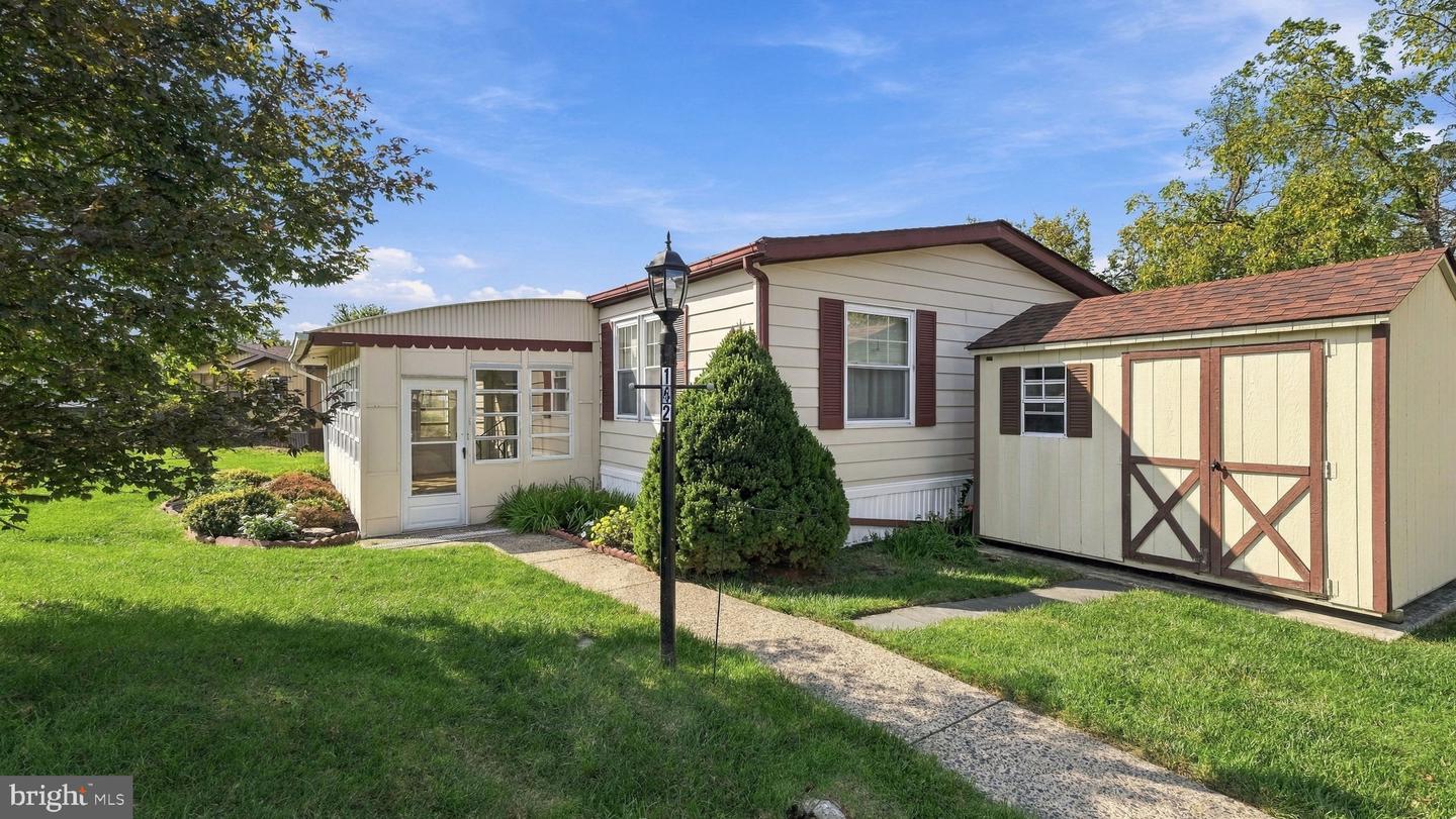 142 Wedgewood Cv # Property Photo 3