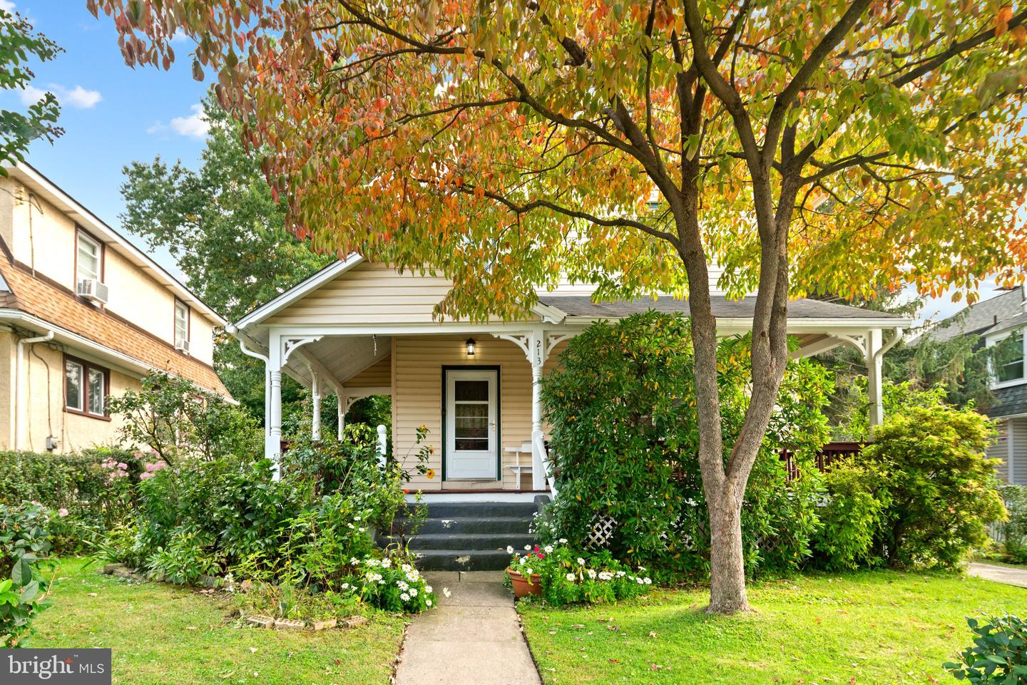 213 LINWOOD AVE Property Photo 1