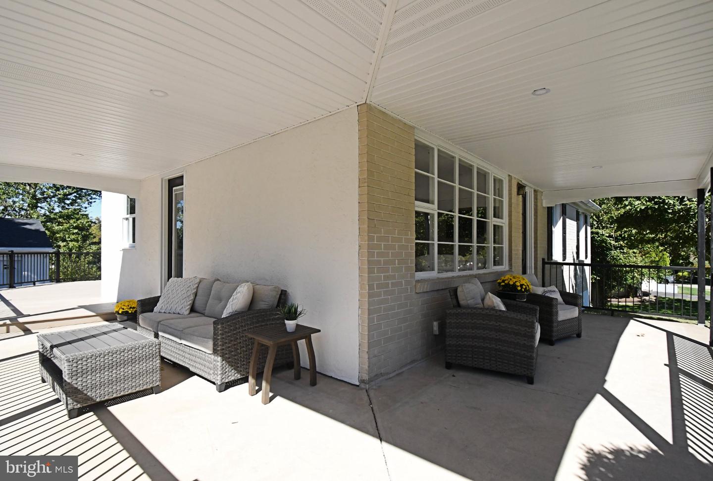 75 W Mount Kirk Ave # Property Photo 3