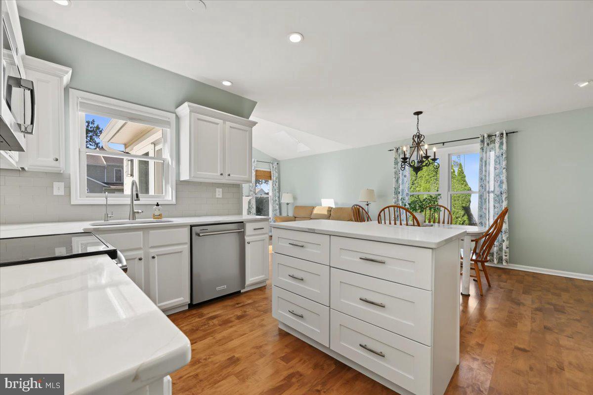 115 Abbey Dr Property Photo 3