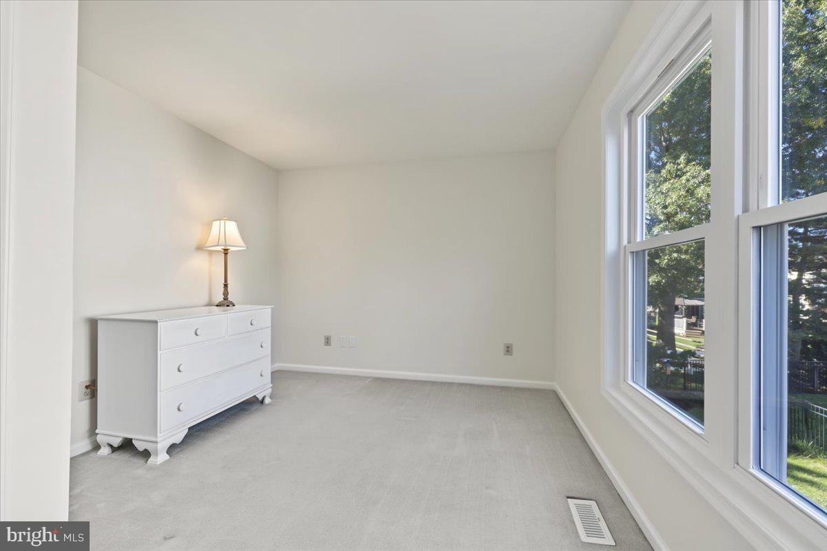 115 Abbey Dr Property Photo 22
