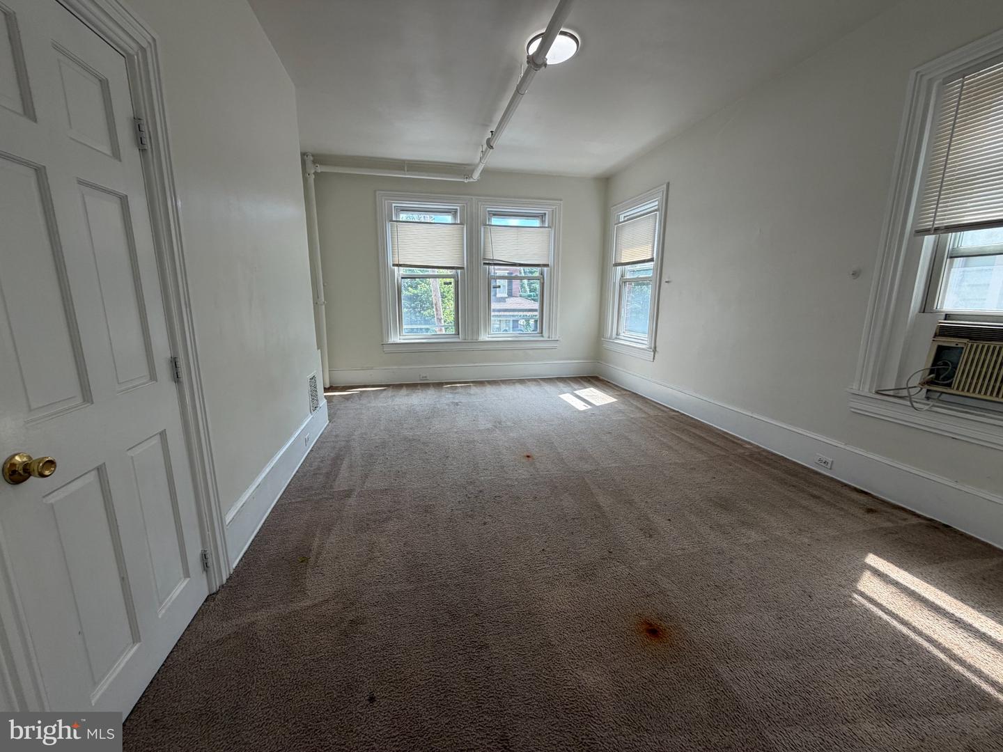 905 Swede St #3 Property Photo 5