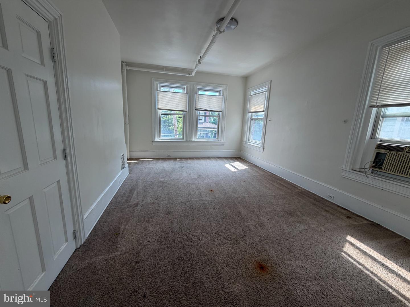 905 Swede St #3 Property Photo 6