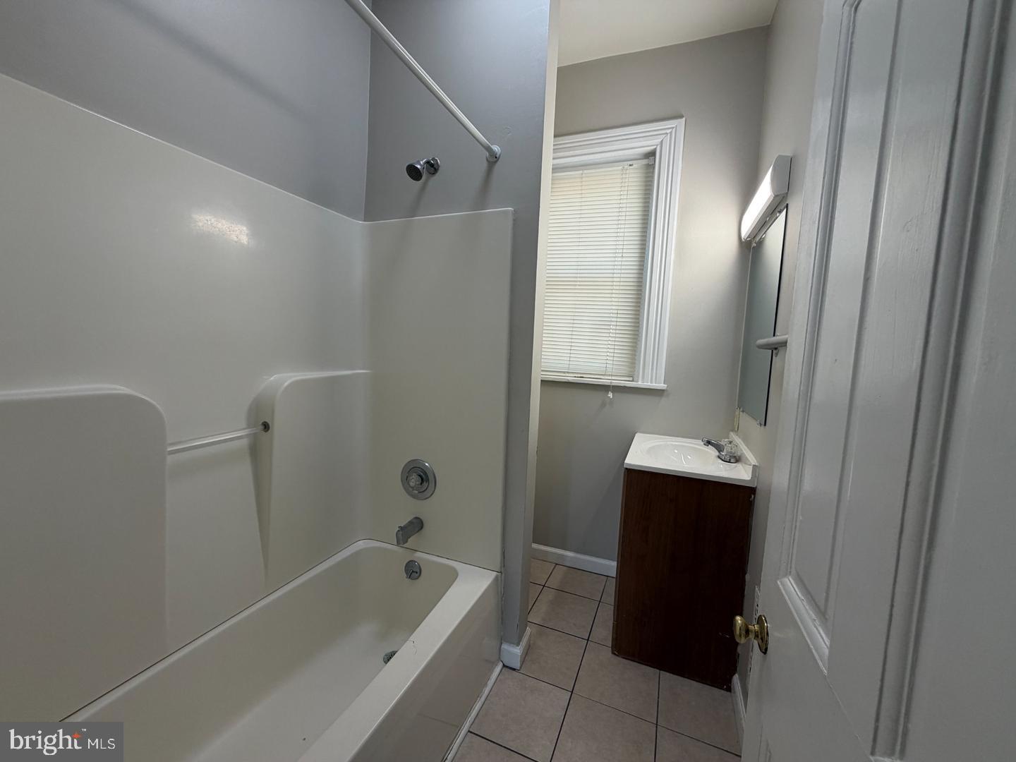 905 Swede St #3 Property Photo 9