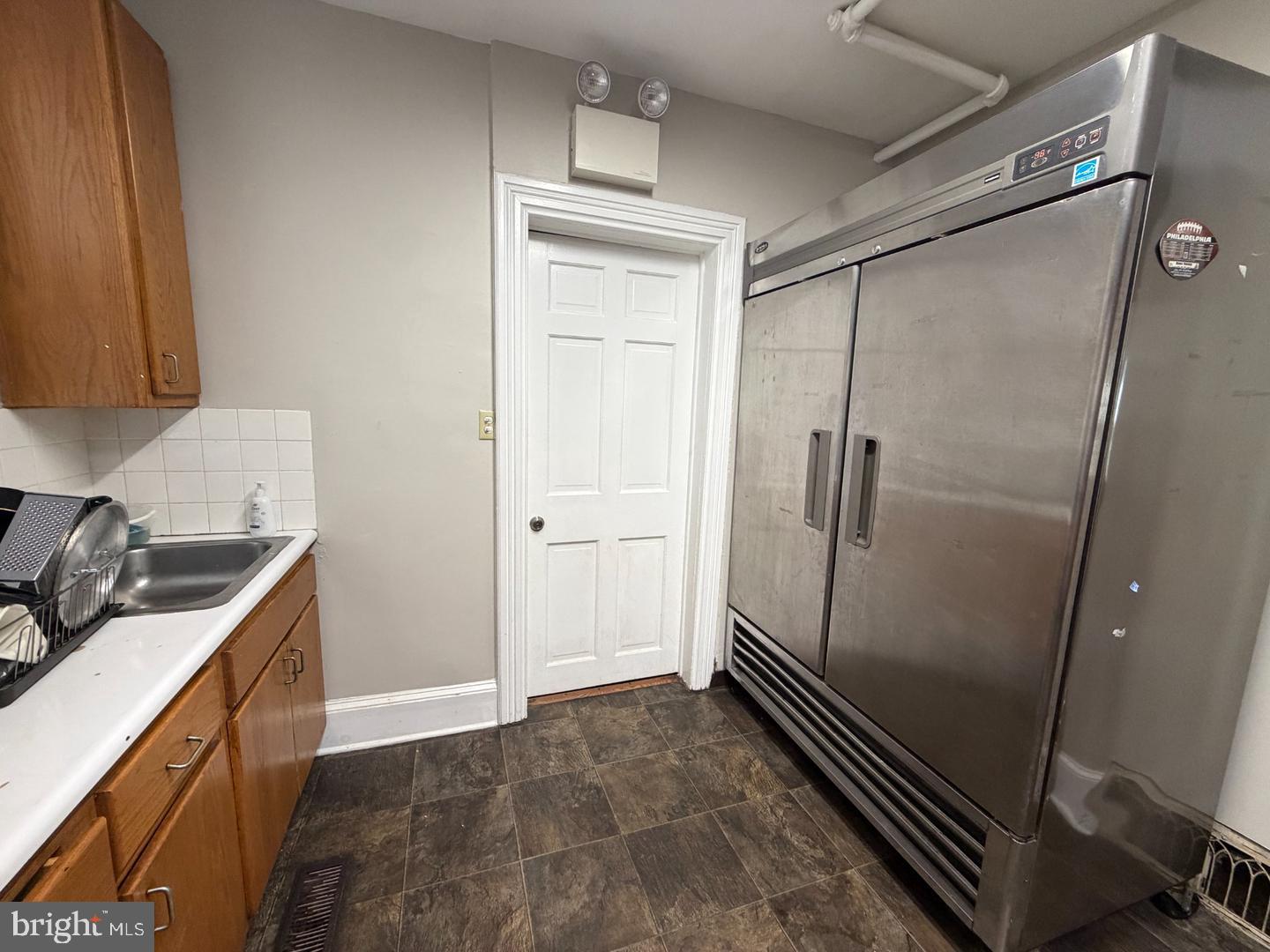 905 Swede St #3 Property Photo 12