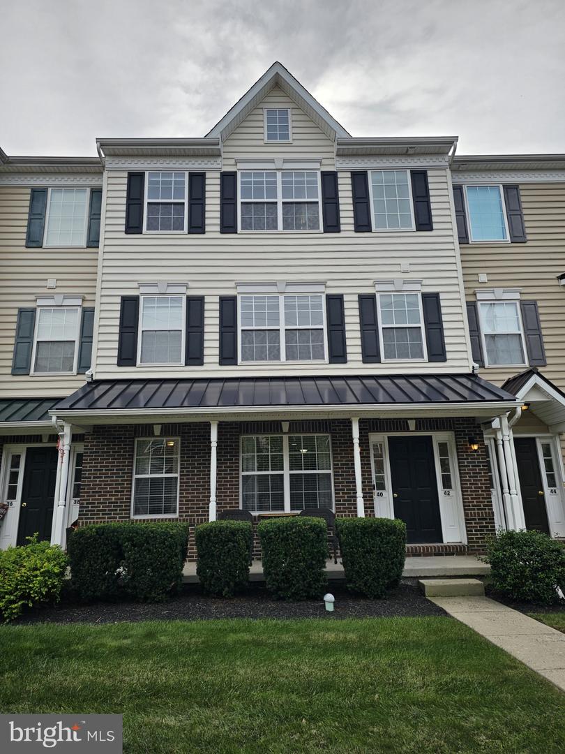 40 N School Ln # Property Photo 1