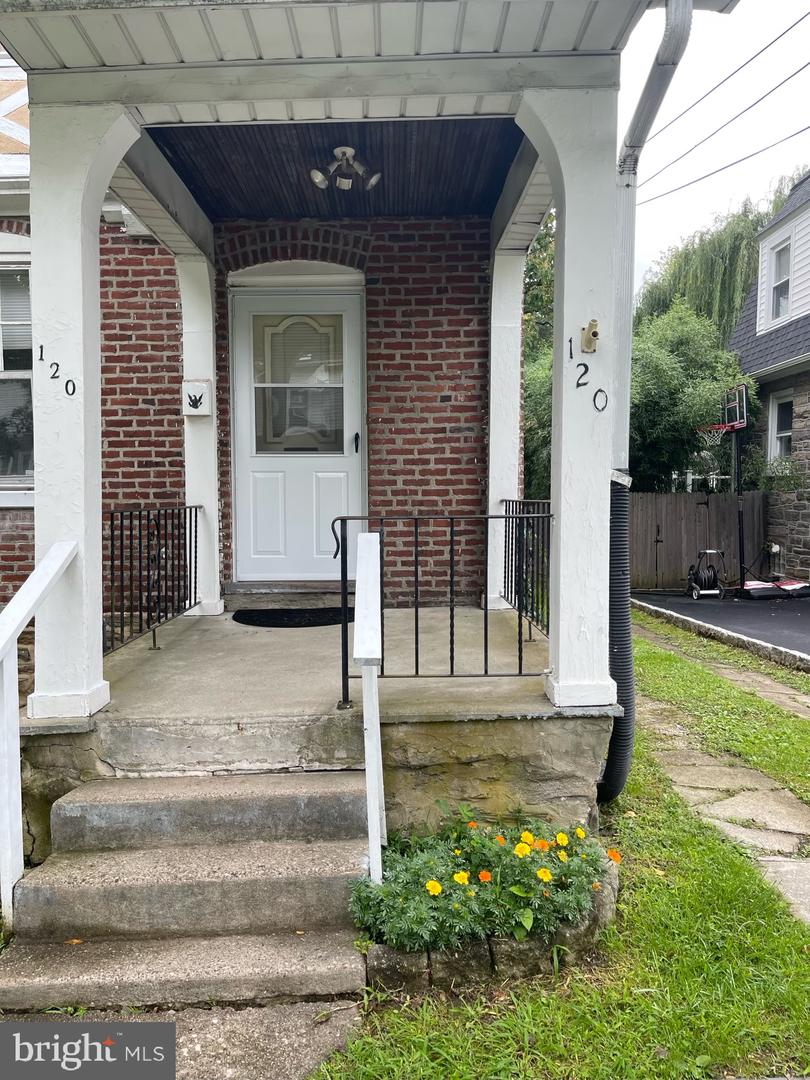 120 Elm Ave Property Photo 1