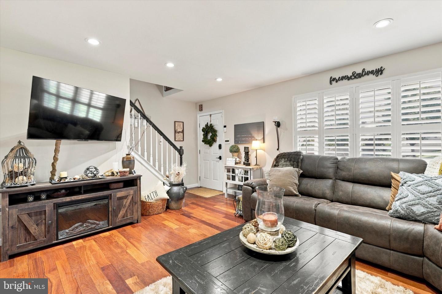 137 E 11th St # Property Photo 9