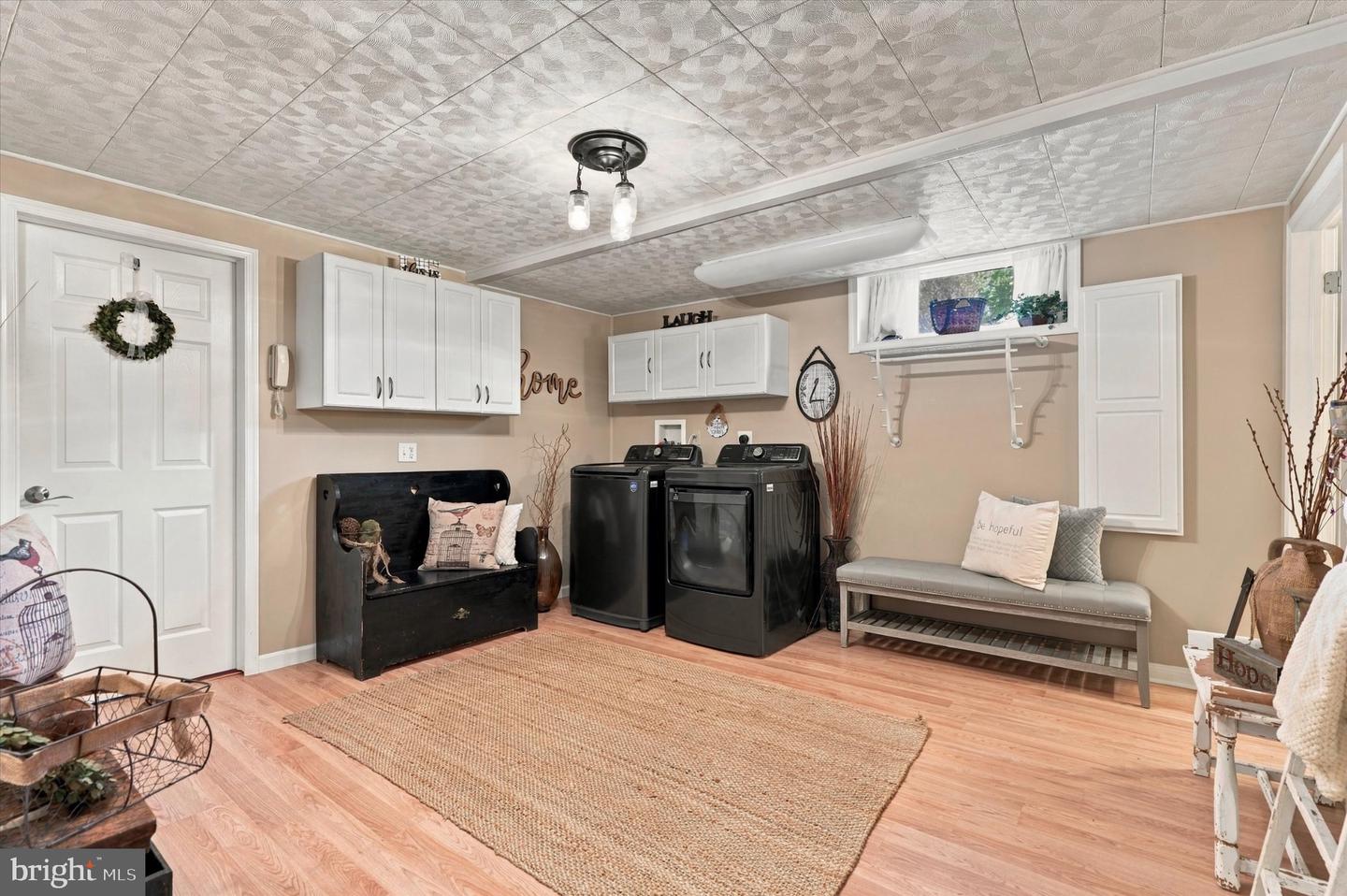 137 E 11th St # Property Photo 20