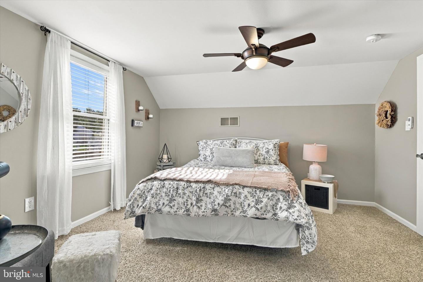 137 E 11th St # Property Photo 30