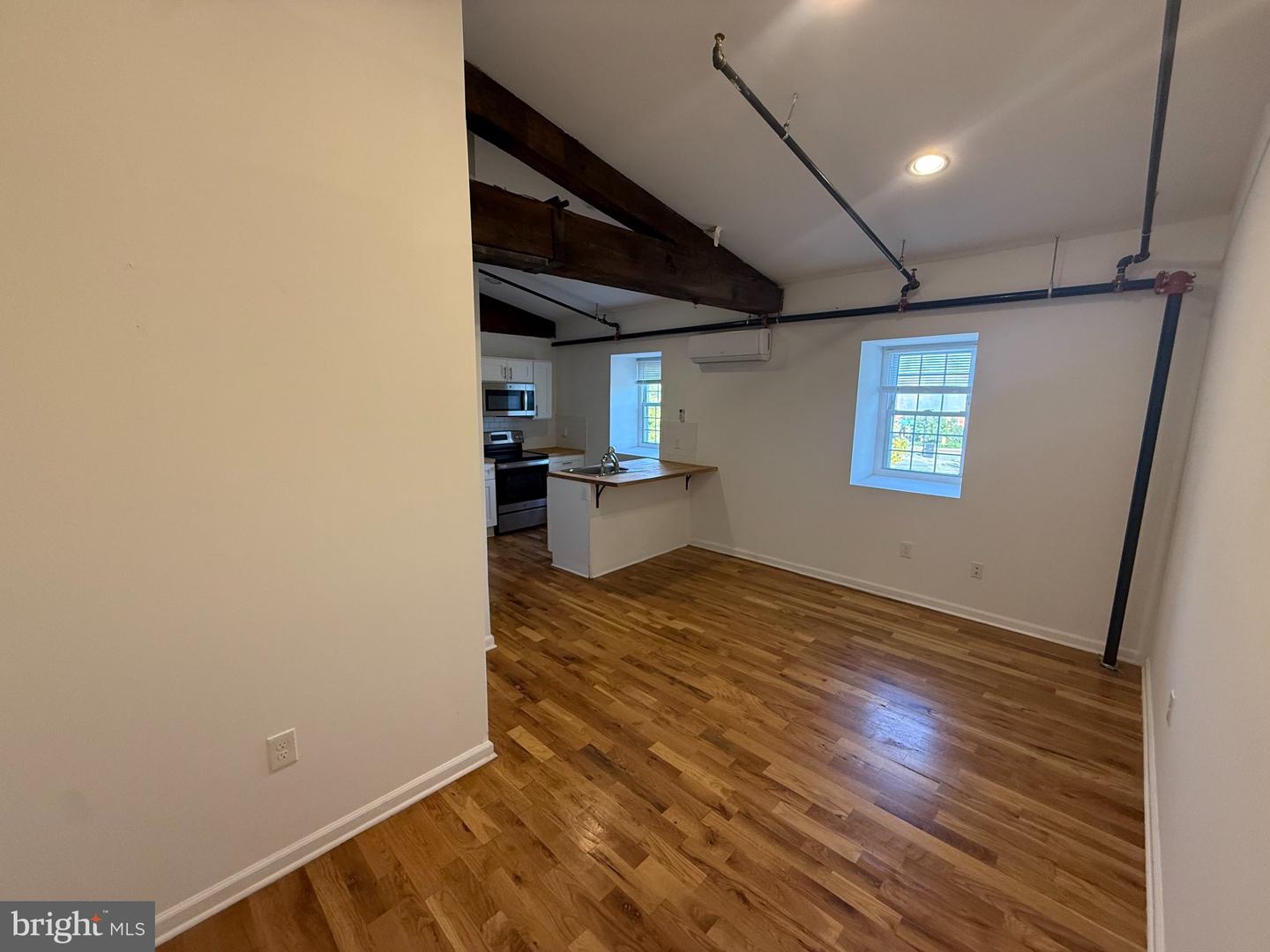 200 W Marshall St #4 Property Photo 10