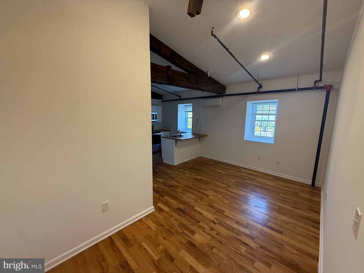 200 W Marshall St #4 Property Photo 11