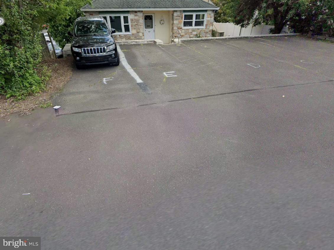 367 E Butler Ave #e Property Photo 1
