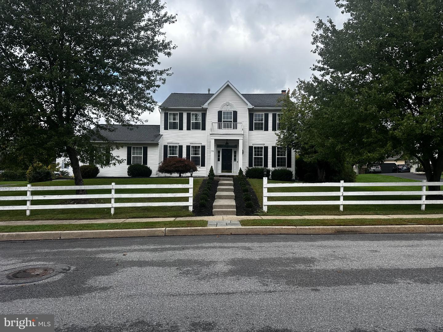 19 Cardinal Ln # Property Photo 1