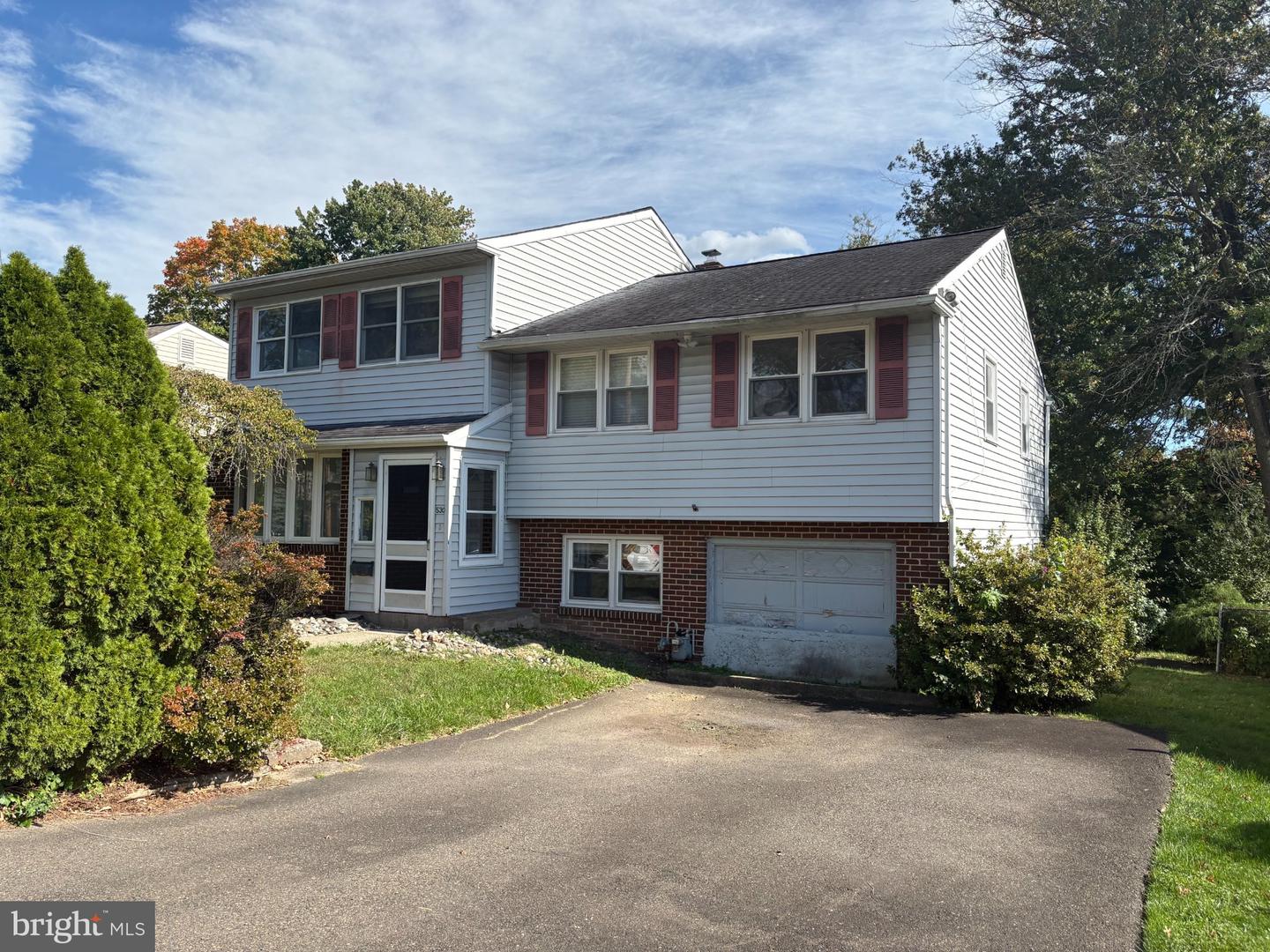 530 INMAN TER # Property Photo 1