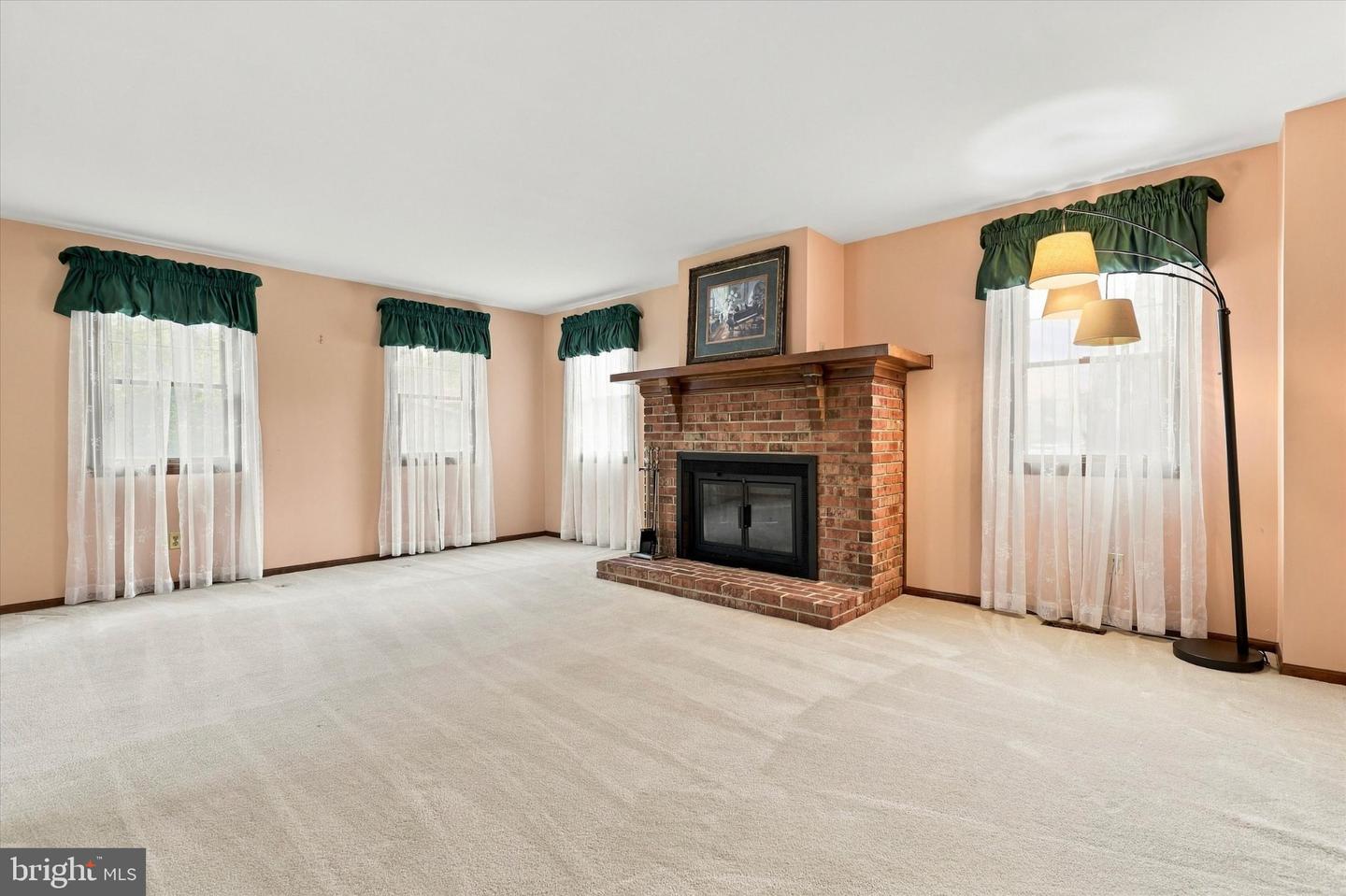 50 Shirley Ln # Property Photo 6