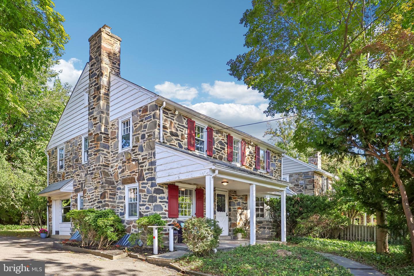 1221 Montgomery Ave # Property Photo 1