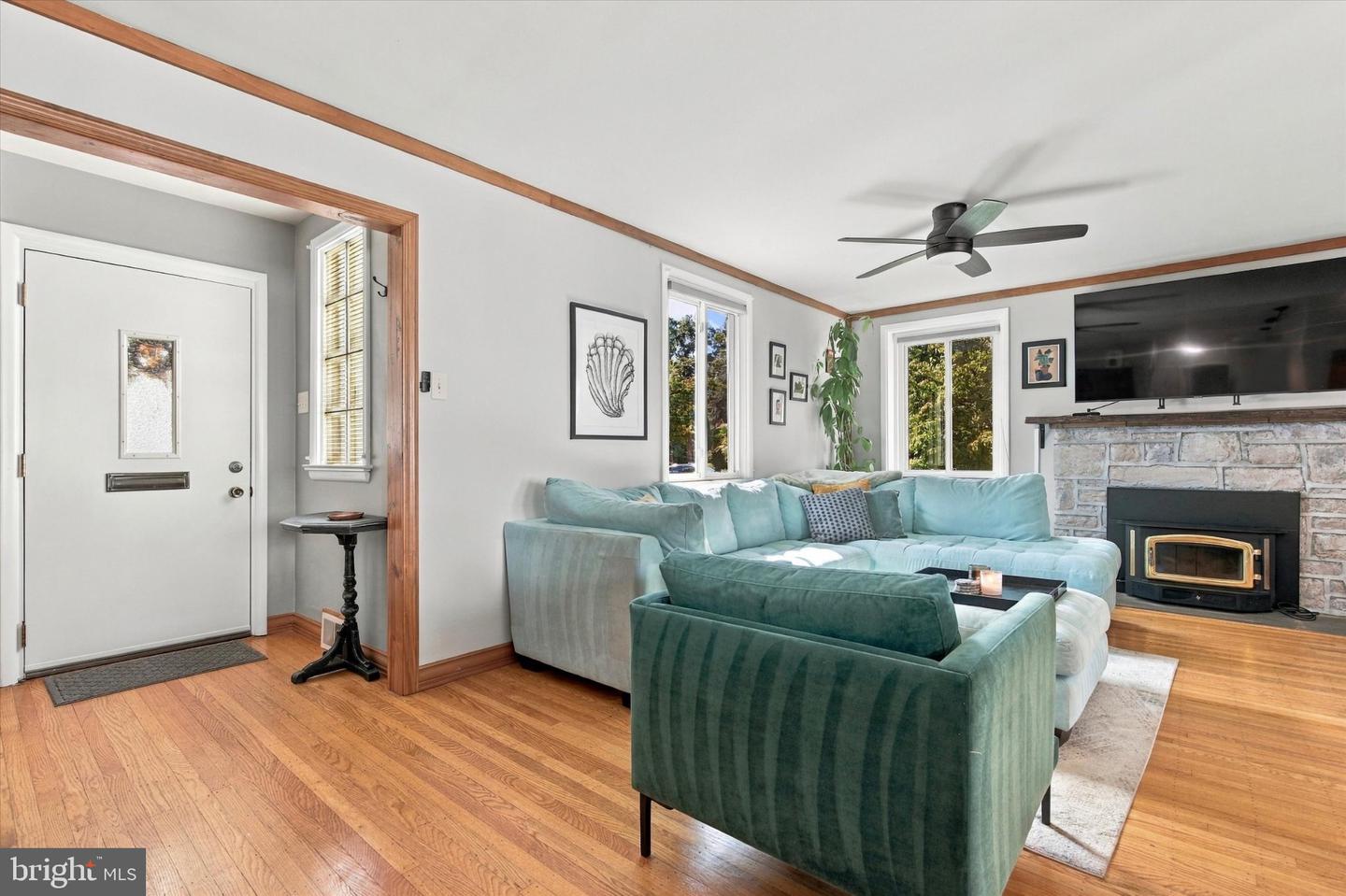 479 Plymouth Rd # Property Photo 5