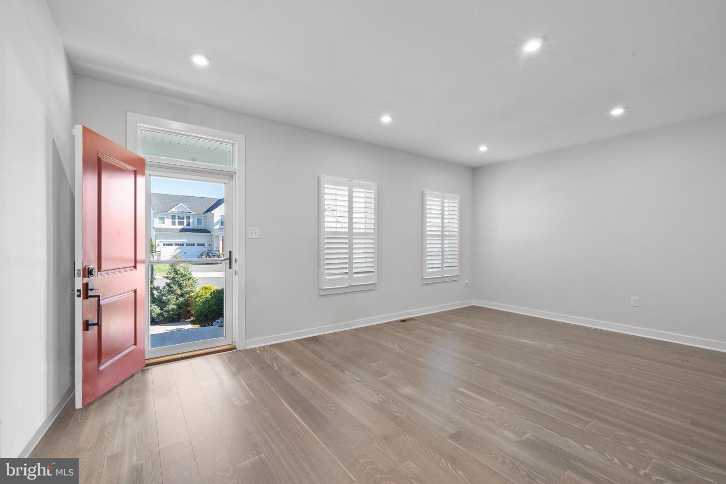 523 Spring Manor Blvd # Property Photo 2