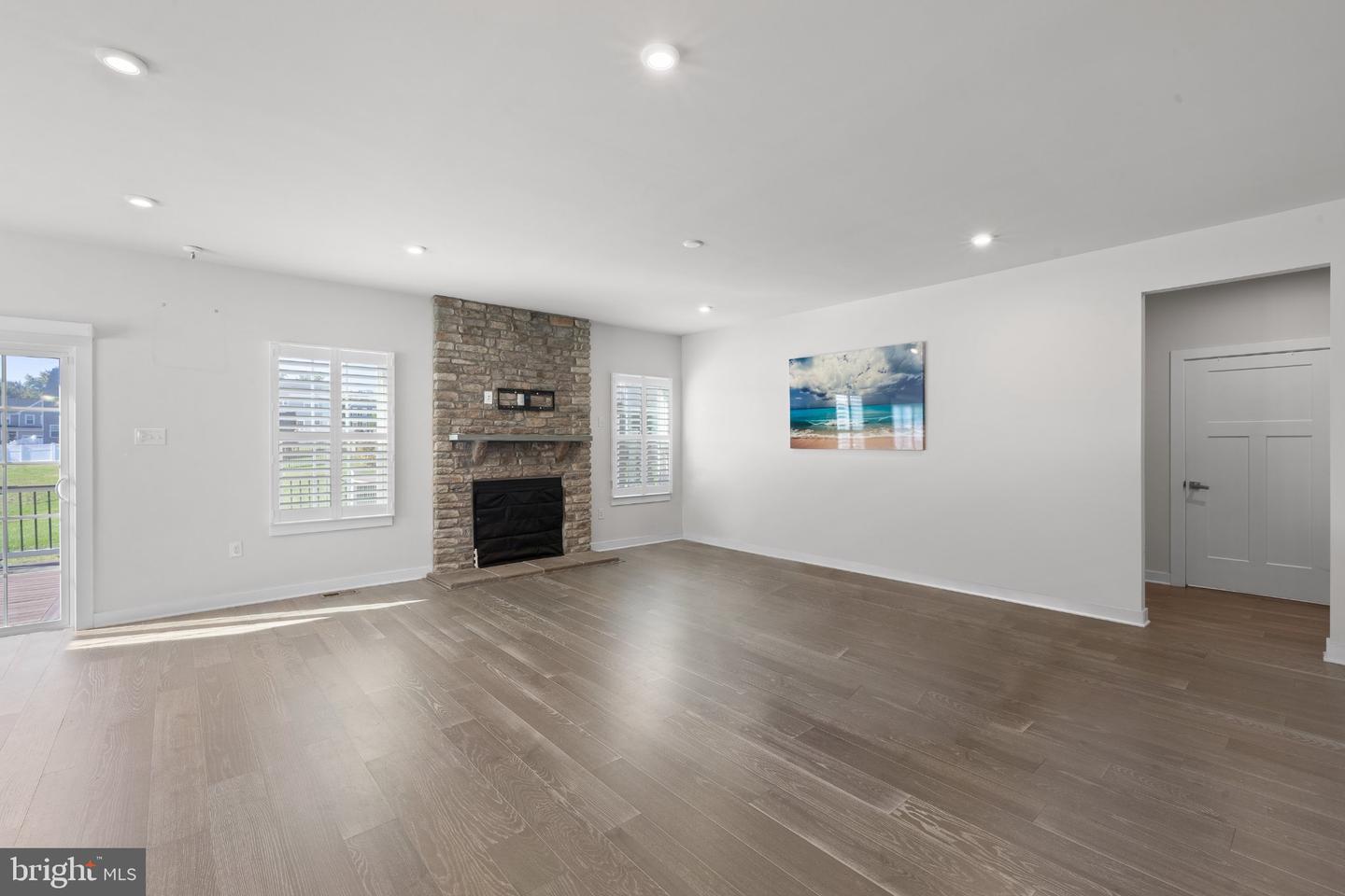 523 Spring Manor Blvd # Property Photo 17