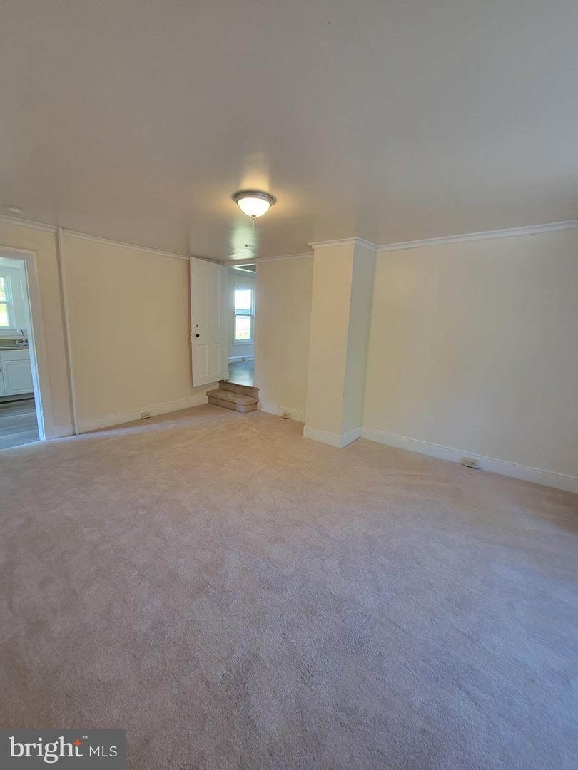 289 Arcola Rd Property Photo 7
