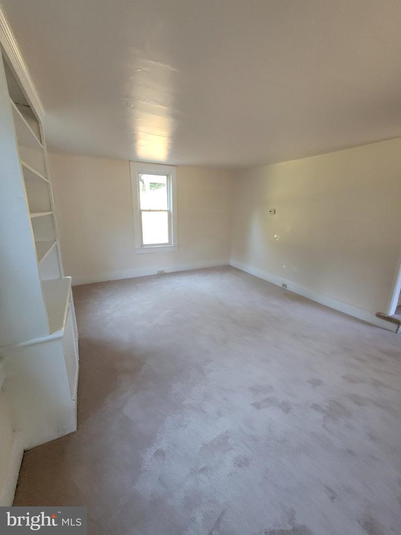 289 Arcola Rd Property Photo 14